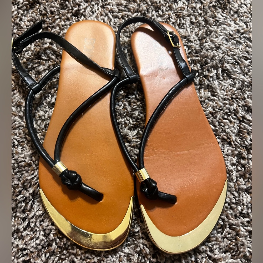Women’s bongo black sandals. Size 7
